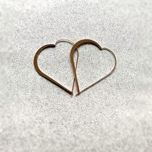 HEART SHAPED HOOPS